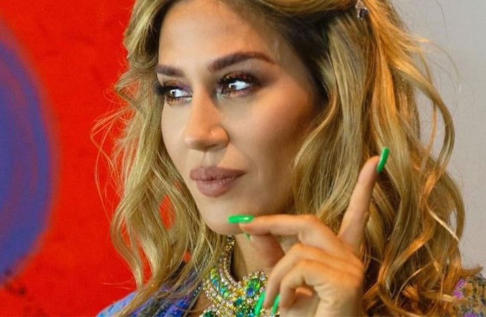 El hilarante video de Jimena Barón meneando la cola para sus vecinos