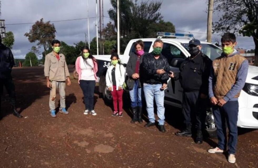 El Foro de Seguridad de Pozo Azul le donó un celular a la comisaría local
