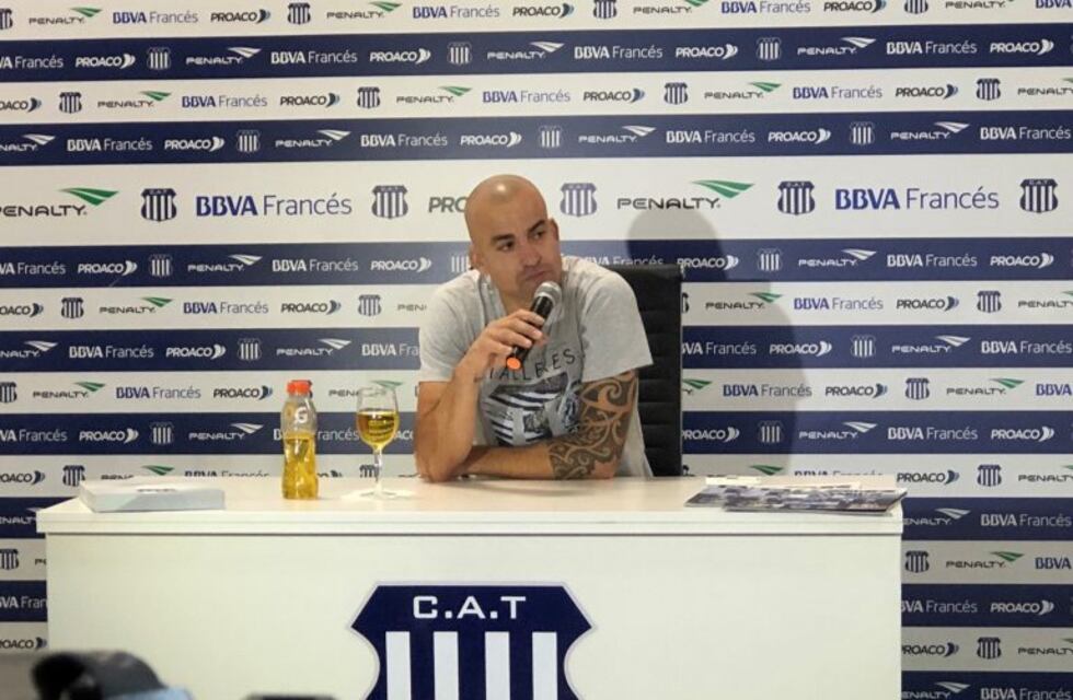 Santiago Silva fue presentado en Talleres