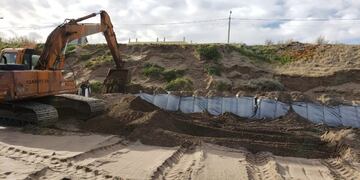 Trabajos en el frente costero de Pehuen Co