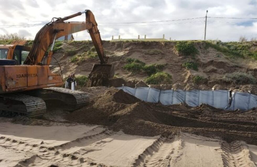 Trabajos en el frente costero de Pehuen Co