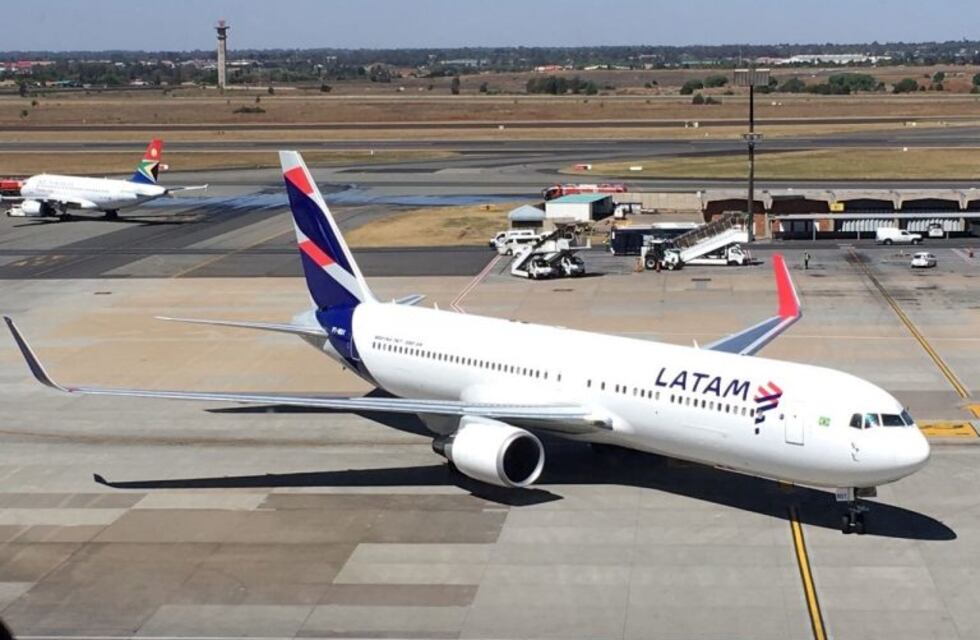 Cinco gremios aeronáuticos rechazaron que Latam vuele entre San Pablo, Córdoba y Malvinas