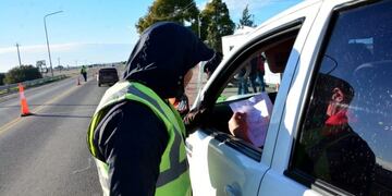 Río Negro y Chubut firmaron convenios para ampliar la circulación entre provincias