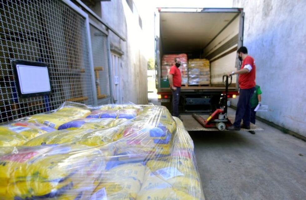 El Municipio entregó 3 mil kilos de alimentos a comedores barriales que fueron donados por el Puerto La Plata