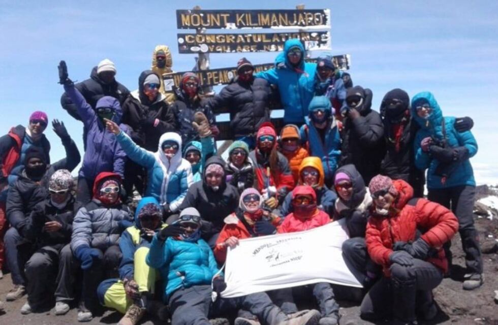 Mujeres mendocinas en la cima del Kilimanjaro
