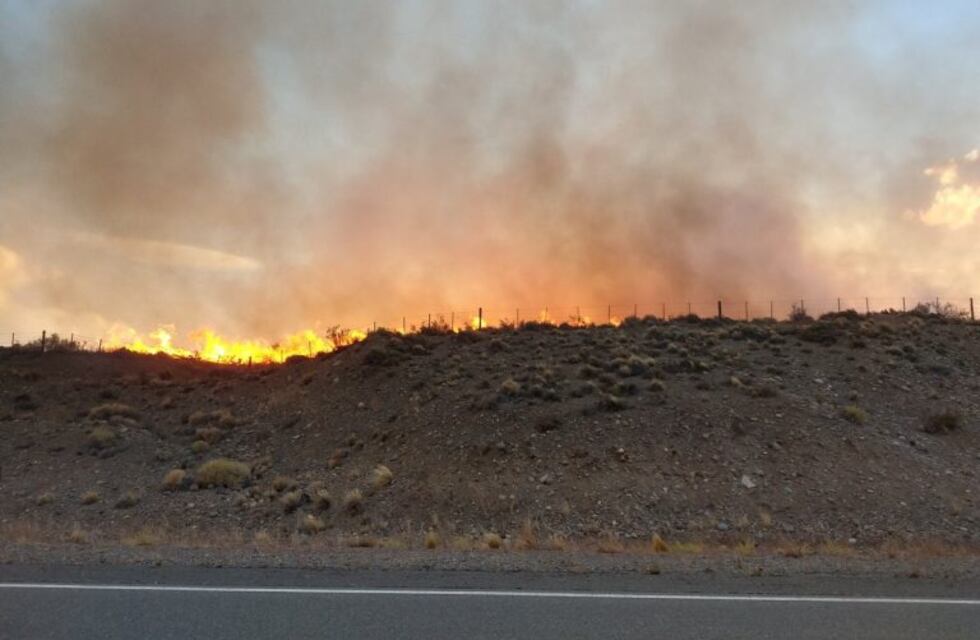 Contuvieron un incendio que consumió más de 6 mil hectáreas en Chubut