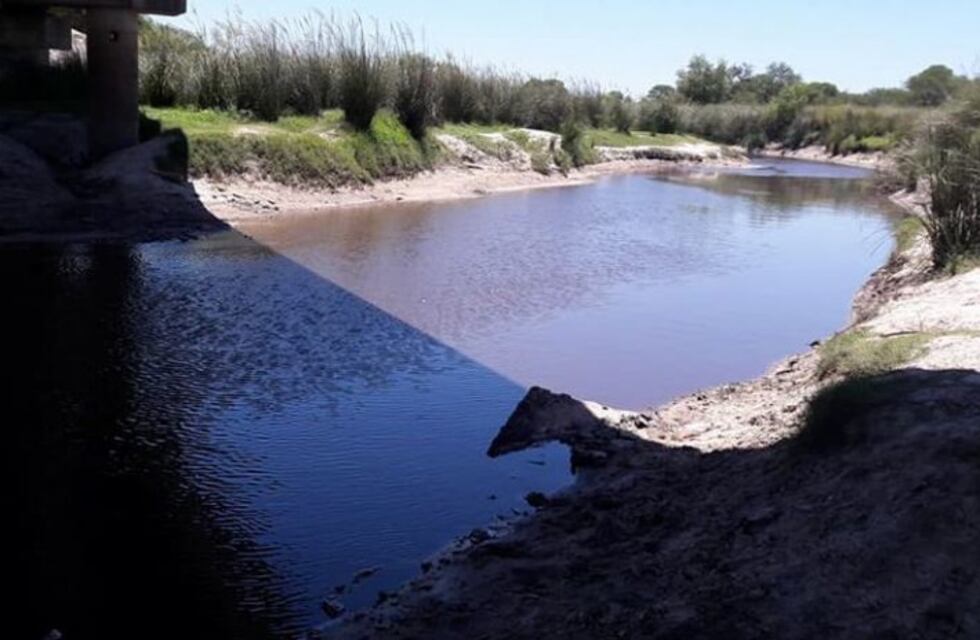 Hallaron muerta a una menor semidesnuda en un arroyo cerca de Vera