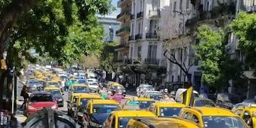 Protesta de taxistas contra Uber\u002E