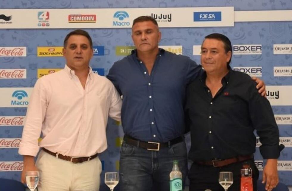 Arnaldo Sialle ya se calzó el buzo de entrenador del "Lobo" jujeño