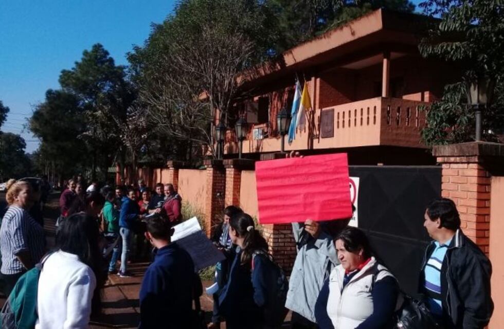 La diócesis de Iguazú expulsó a un cura y éste denunció pederastia y corrupción en el obispado