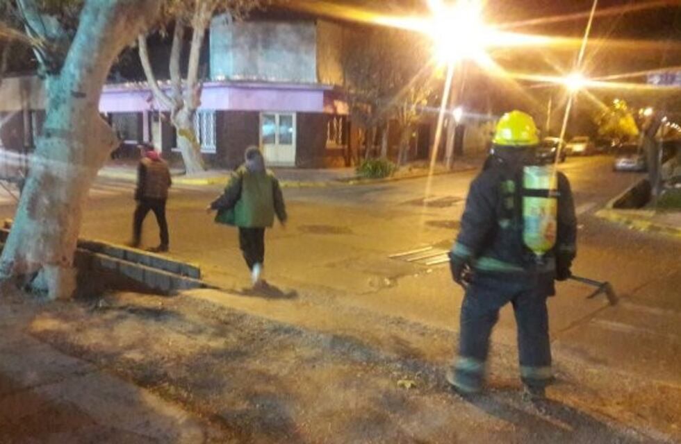 ¡Se te humeó el asado, loco! Vecinos llamaron a los bomberos pero era un grupo de amigos