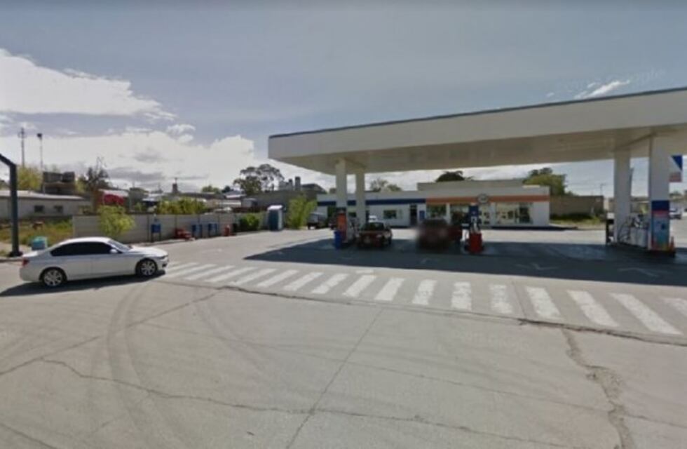 Atacan violentamente al playero de una estación de servicio