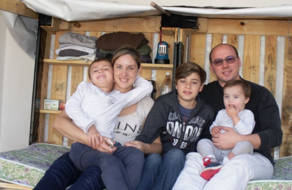 Inventó un refugio portátil para personas en situación de calle y te explica cómo hacerlo