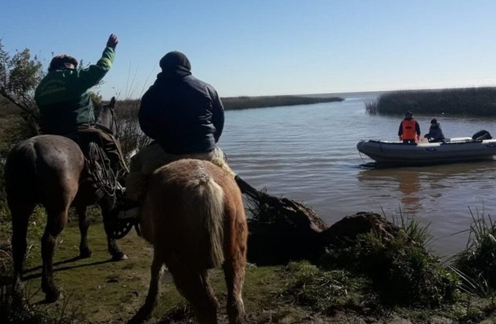 Así fue el operativo a caballo que se desplegó para buscar a los pescadores en Ensenada