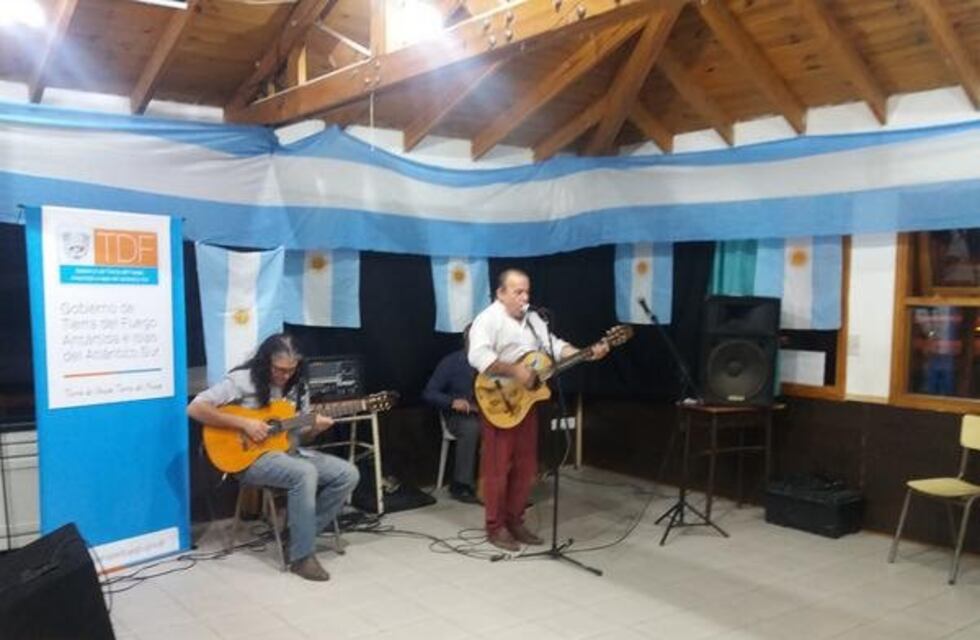 Se realizó la primera peña popular folklórica "El  artista es el vecino"