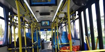Las unidades están bastante equipadas y están abocadas al traslado de pasajeros desde y hacia la terminal\u002E (Rosario Vuela)