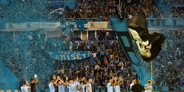 El equipo en el Gigante de Alberdi, ante 30 mil personas. (Nicolás Bravo)