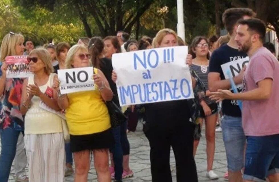 Piden acción de amparo por el "impuestazo" municipal