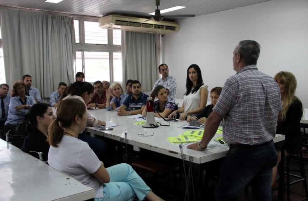 Brigadistas de la UNNE realizaron un simulacro de evacuación