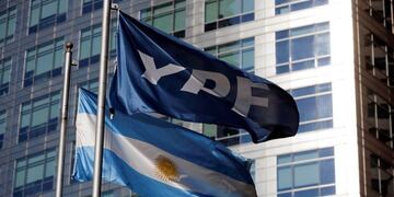 El Gobierno se prepara para pagar la indemnización por la estatización de YPF.