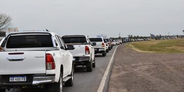 Camionetazo en reclamo de la liberación de la Ruta 34, interrumpida por Santiago del Estero (@felipemichlig)