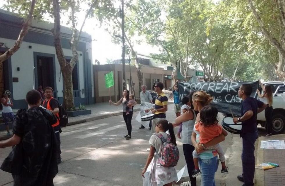 A más de un año del sorteo de las viviendas del Procrear reclaman la entrega urgente