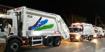 Camiones de residuos alquilados