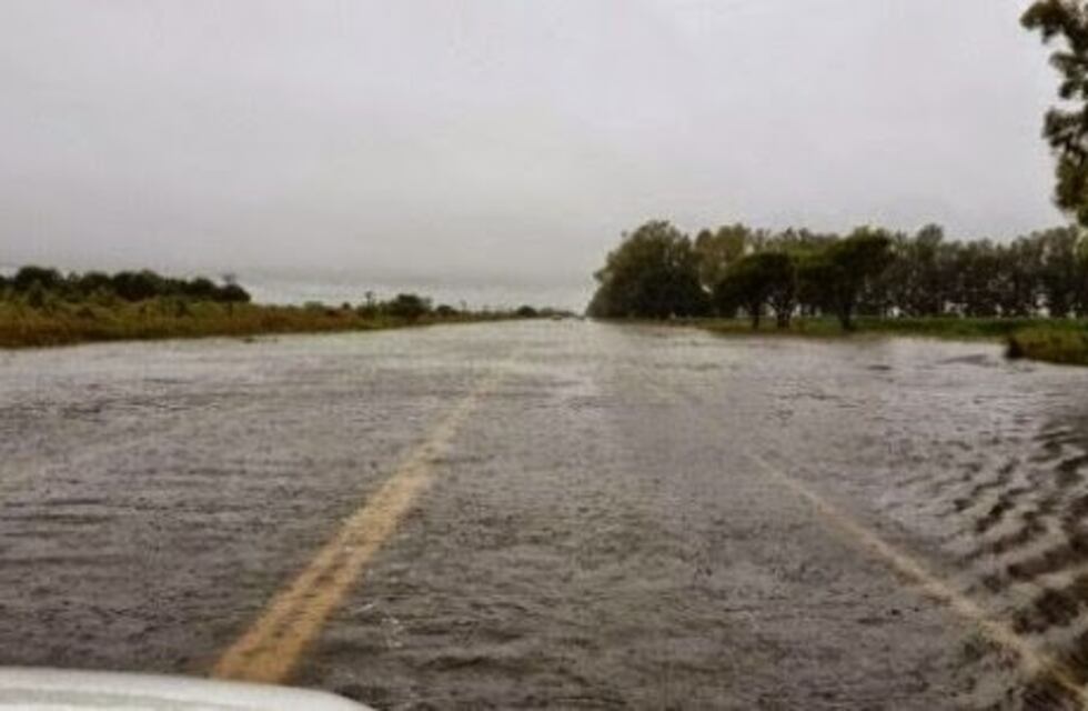 Está cortada la ruta E86 en Huanchilla y hay más evacuados en Huinca Renancó