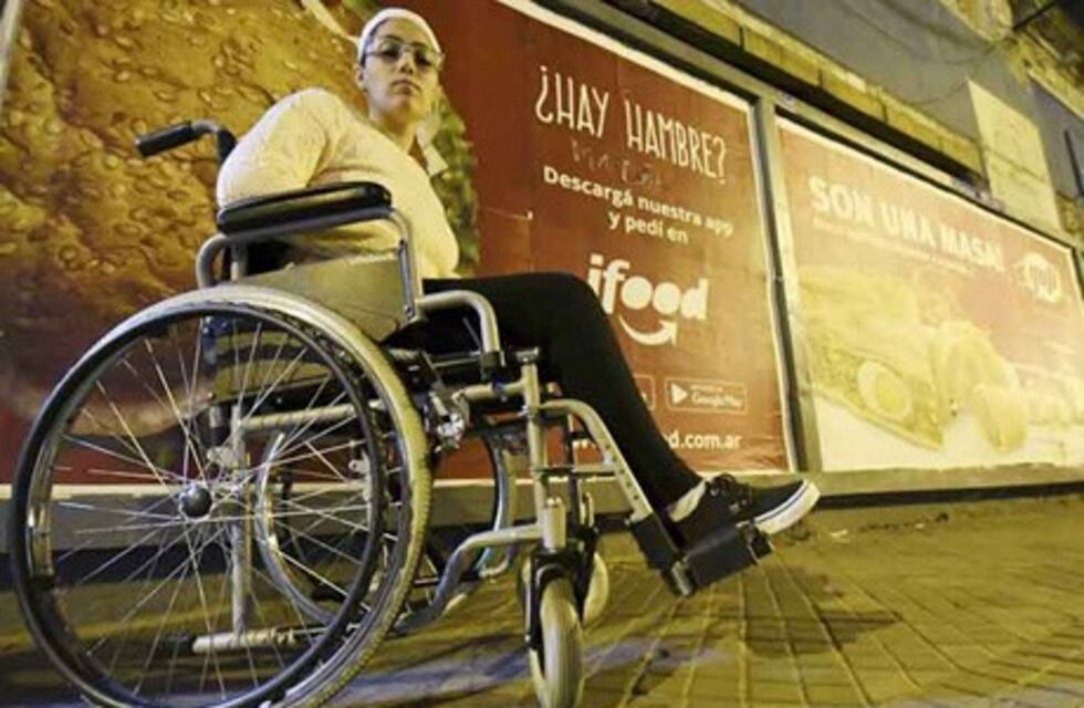 Convocan a una "Noche de los cascos" por nuevos casos de botellazos en bares