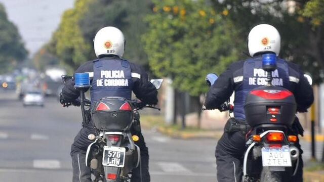 Efectivos del Escuadrón Motorizado de la Policía de Córdoba. (Foto: Twitter).