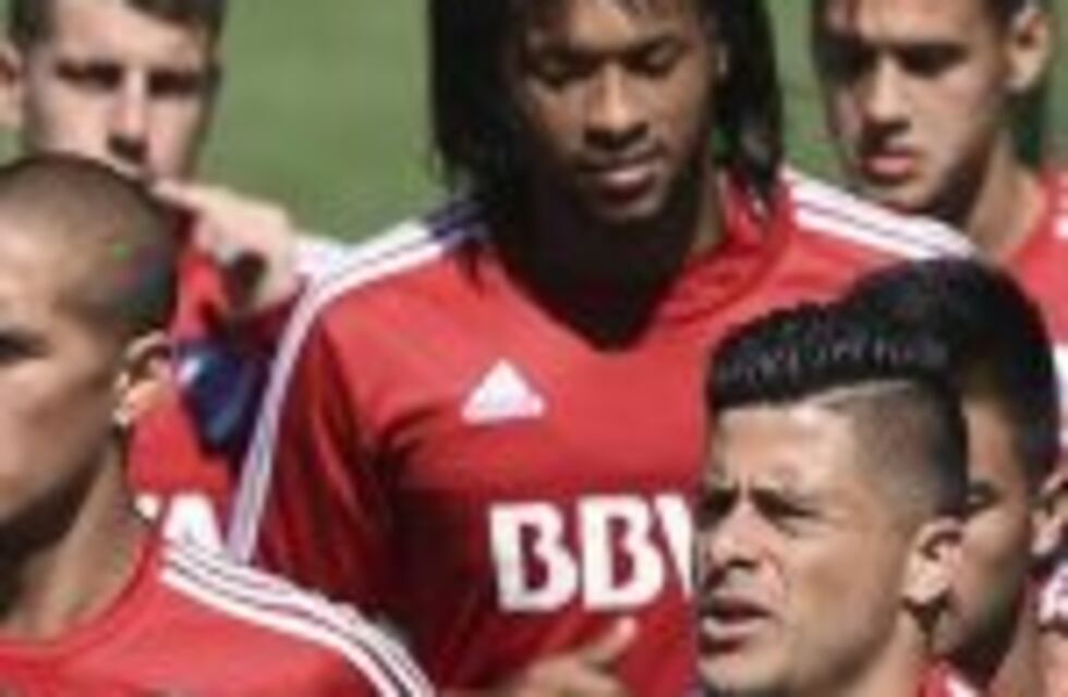 Gallardo cuidó a Mina en el ensayo de fútbol de River antes de recibir a Huracán