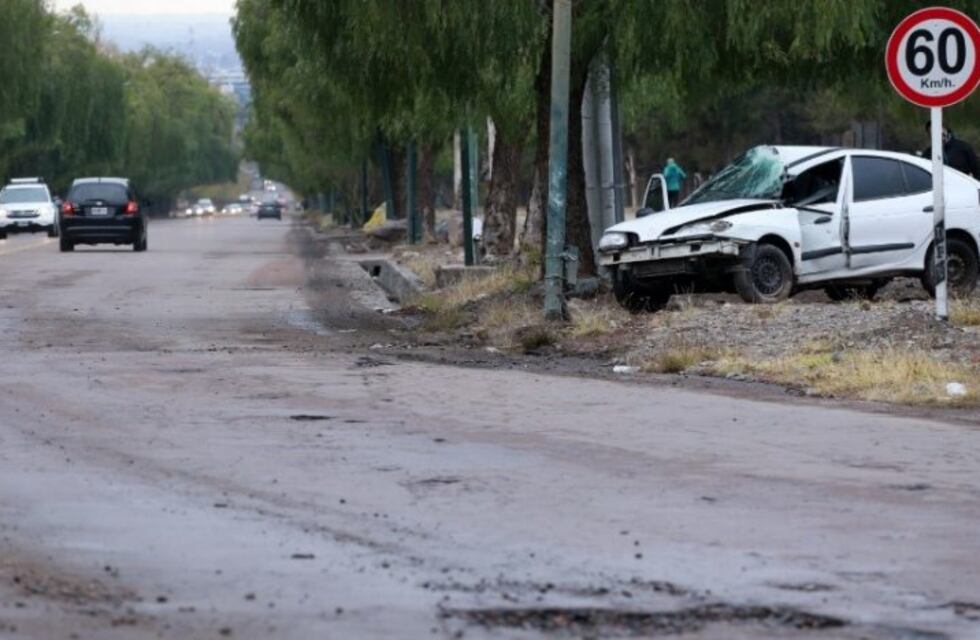 Solitario choque en el Parque San Martín de Mendoza