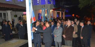 El Intendente de la ciudad de La Rioja, Alberto Paredes Urquiza recibió el homenaje del tradicional toque “Diana de Honor” por parte del regimiento Nº 15 de Infantería en la explanada de la Municipalidad