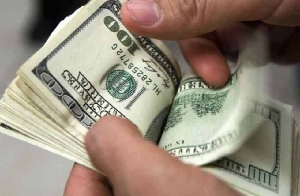 El dólar volvió a subir y se acerca a los $19