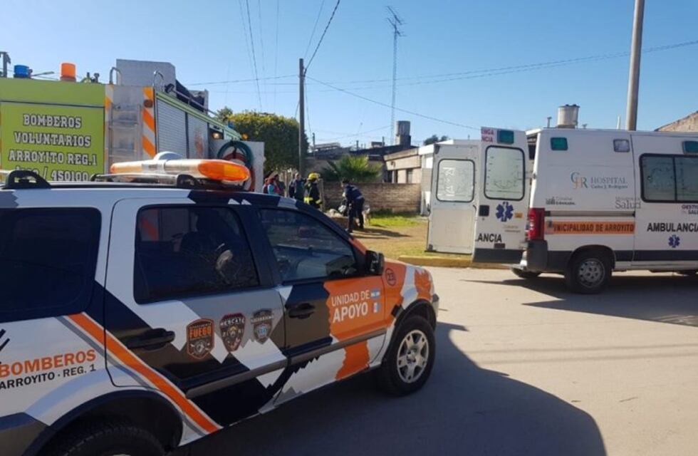 Arroyito: Bomberos Voluntarios tuvieron que realizar un ingreso forzado a una vivienda