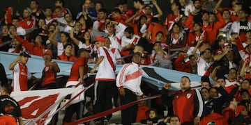 La fuerte interna que se vive entre Los Borrachos del Tablón y la Banda del Oeste se sintió fuerte en el Monumental durante el Superclásico.