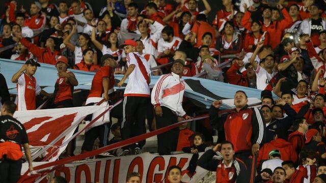 La fuerte interna que se vive entre Los Borrachos del Tablón y la Banda del Oeste se sintió fuerte en el Monumental durante el Superclásico.