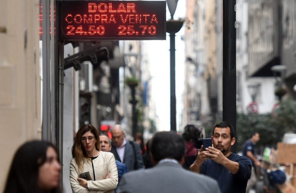 El dólar cerró la semana a $24,90 en el Banco Nación