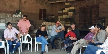 Funcionarios provinciales se reunieron con productores para acordar planes de acción (Prensa Acerca)