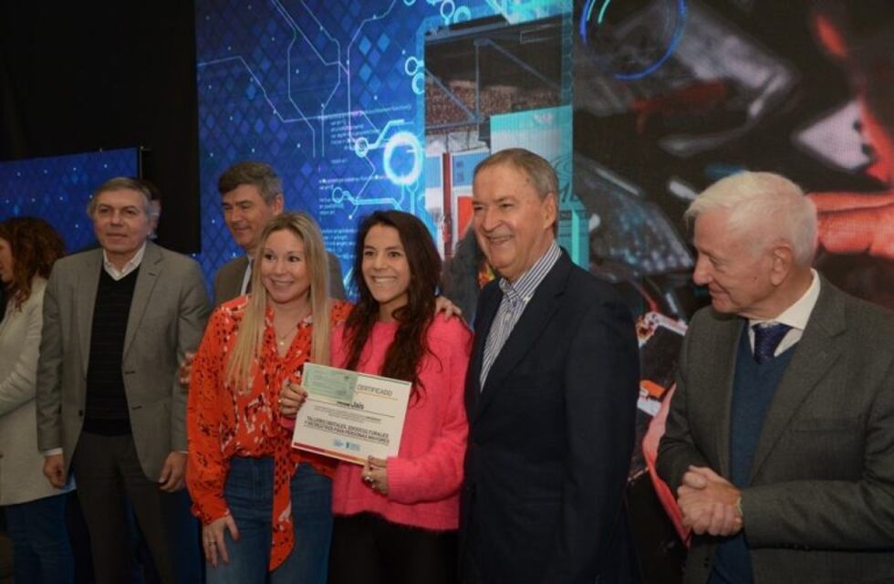 La Provincia entregó 10 millones a estudiantes que desarrollan proyectos innovadores