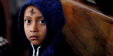 Una imagen de la imposición de cenizas en Guatemala\u002E Imagen ilustrativa\u002E (EFE)