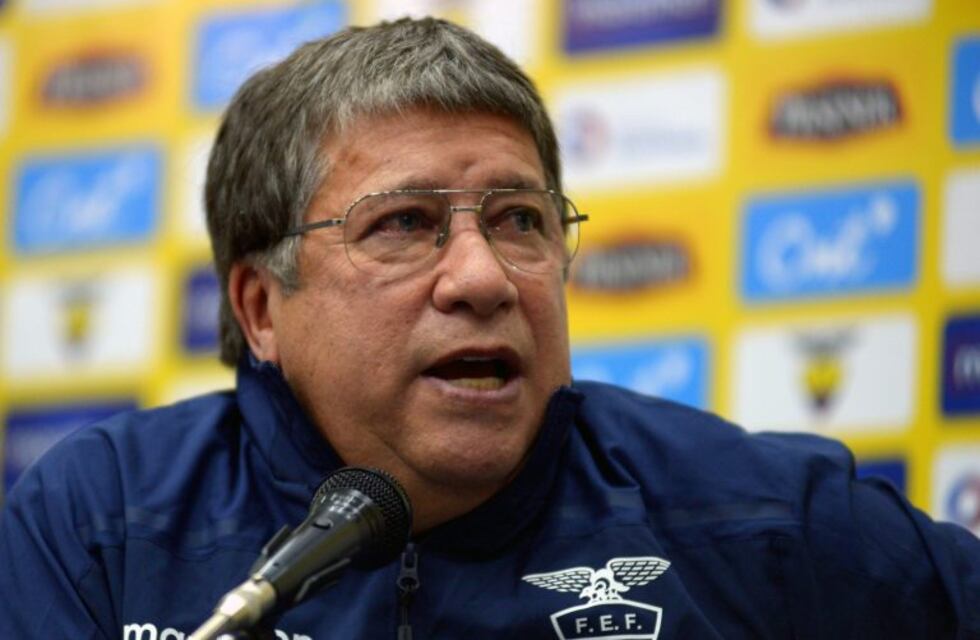 El técnino ecuatoriano, furioso con el VAR: "Ya no sé qué es falta y que no"