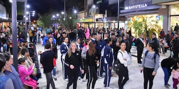 Se desarrolló, en la jornada del sábado, una nueva edición de la “Feria Centro Off” que incluyó puntos de venta de distintos rubros