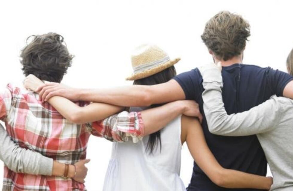 Un video que explica cómo salir de la "friendzone" se hizo viral y genera debate