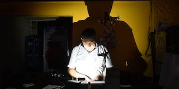 Seis barrios de Córdoba sufren cortes de luz en Córdoba. Claudio Gutierrez / Archivo Los Andes
