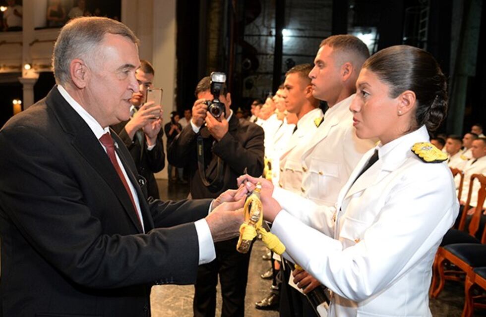 Jaldo estuvo en el acto de egreso de 98 oficiales subayudantes de la Policía y del Servicio Penitenciario
