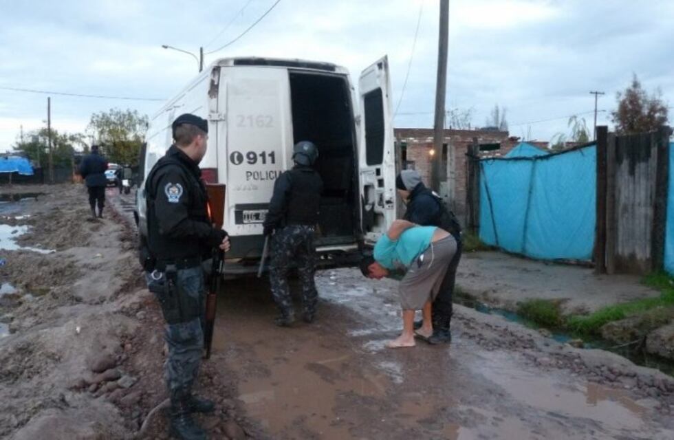 Desbaratan una banda de piratas del asfalto: 32 allanamientos y 15 detenidos