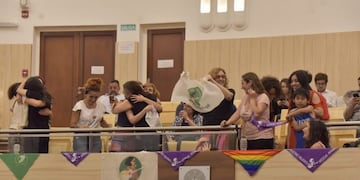 Cupo musical: aprobaron la equidad de género en recitales (@carentepp)