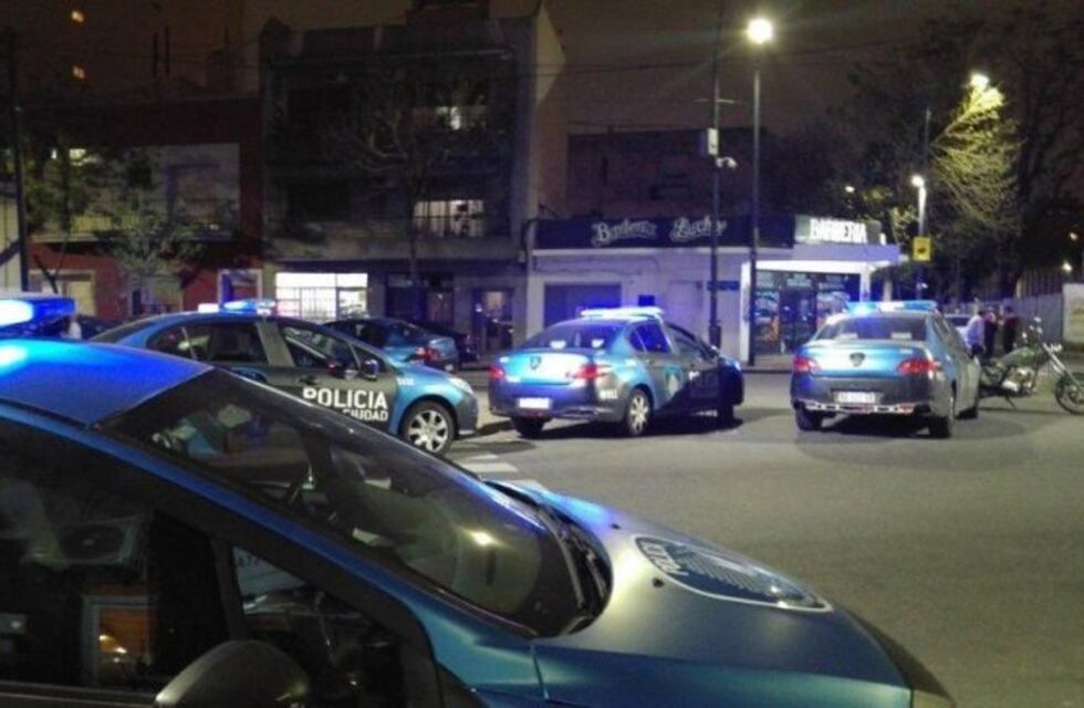 Entradera y megaoperativo policial en Floresta