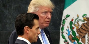 MEX08\u002E CIUDAD DE Mu00c9XICO (Mu00c9XICO), 26/01/2017\u002E- El presidente de Estados Unidos, Donald Trump, durante su visita a Mu00e9xico el 31 de agosto de 2016, en una reuniu00f3n con su homu00f3logo mexicano, Enrique Peu00f1a Nieto, en la residencia presidencial de Los Pinos\u002E Las relaciones entre Mu00e9xico y EE\u002EUU\u002E llegaron a un punto de tensiu00f3n inu00e9dito en muchos au00f1os, despuu00e9s de que Peu00f1a Nieto cancelara hoy su viaje de la pru00f3xima semana a Washington para reunirse con Trump por los planes de su homu00f3logo estadounidense contra el pau00eds latinoamericano\u002E EFE/Jorge Nu00fau00f1ez ciudad de mexico Donald Trump Enrique Peu00f1a Nieto candidato presidencial de eeuu visita mexico en 2016 campau00f1a presidencial